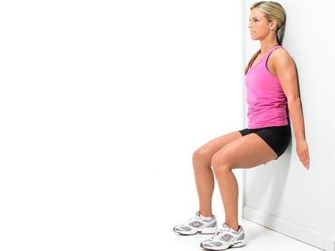 The Stool exercise is performed by those who want elastic buttocks.